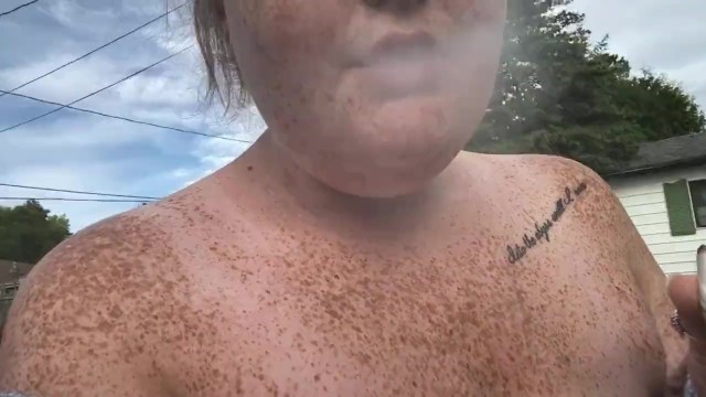 Fat Stoner Girl and her Freckles