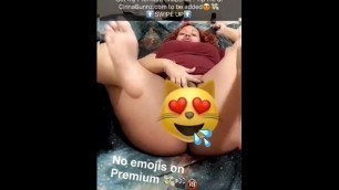 SnapChat Slut Rubbing Her Pussy And Shaking Her Phat Ass